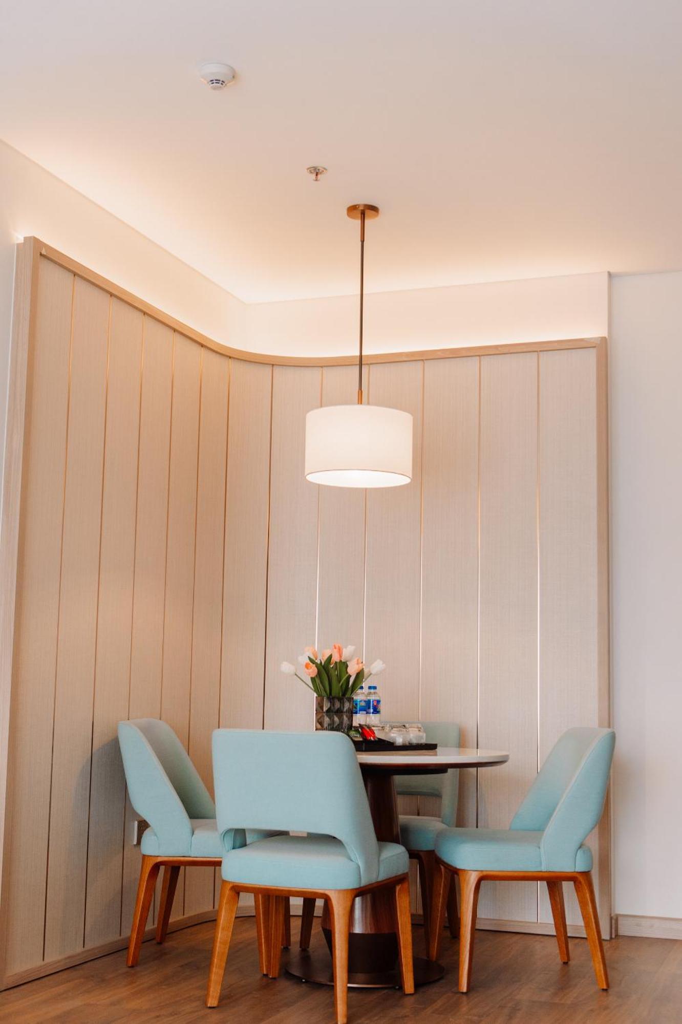 A La Carte Ha Long Apartment By The Beach Εξωτερικό φωτογραφία